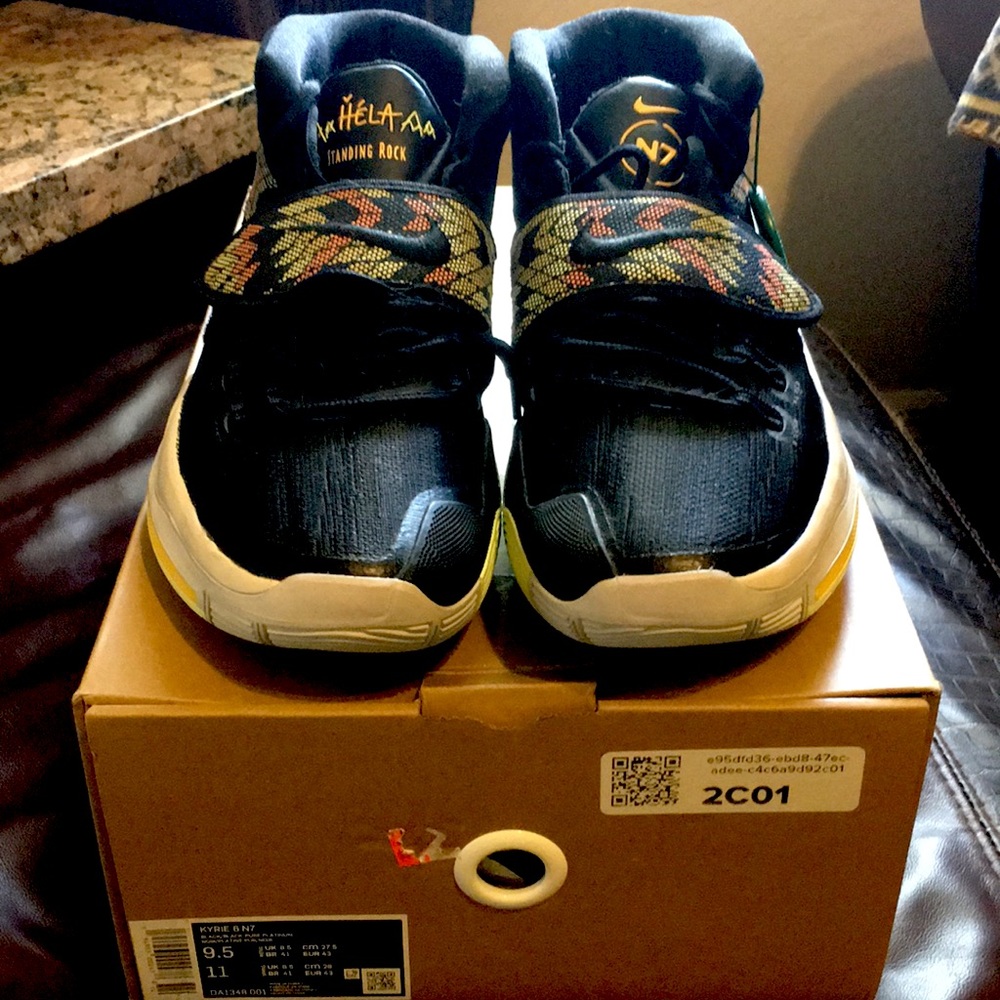 Nike kyrie hela standing rock men9.5 NWT lowest price in the US